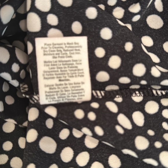 DKNY dress. SZ 8P. Never worn. Black/cream Cheetah Polka dot V Neck - Picture 6 of 6
